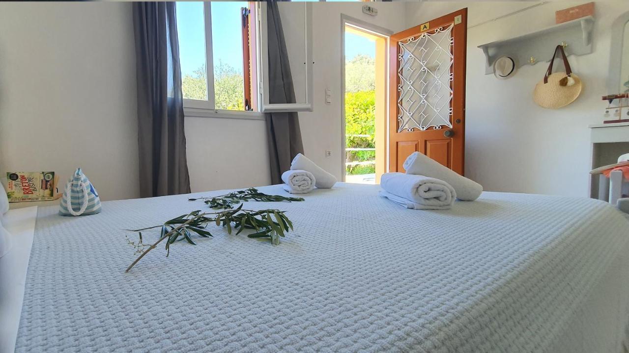 Aphrodite Studios & Apt With Pool Lákka 外观 照片