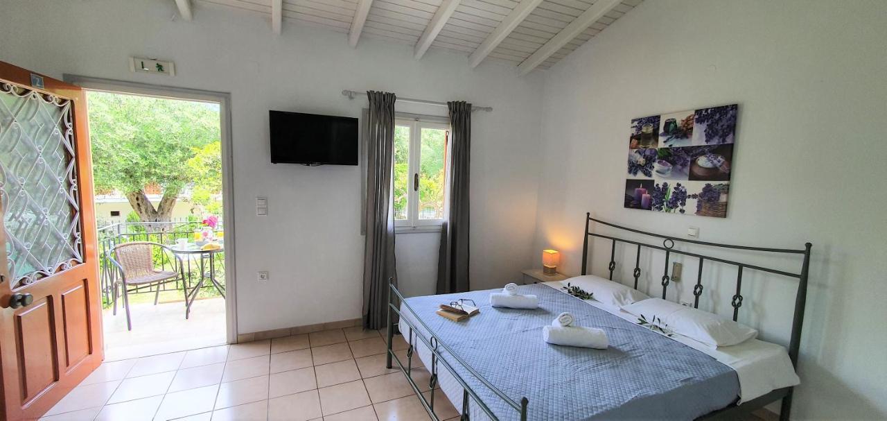 Aphrodite Studios & Apt With Pool Lákka 外观 照片