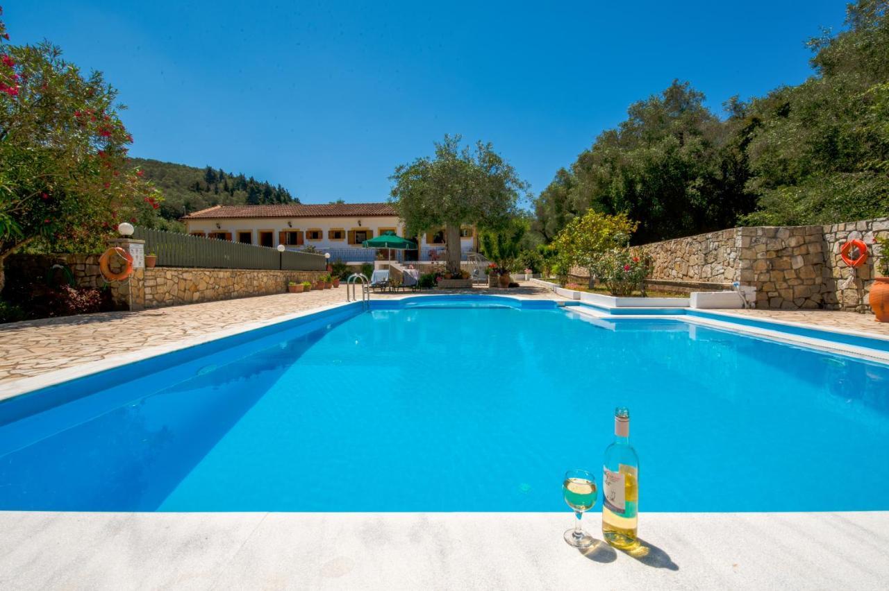 Aphrodite Studios & Apt With Pool Lákka 外观 照片